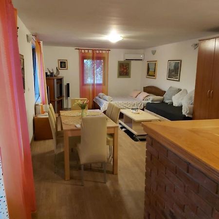 Studio Apartman Kotro Beli Manastir Exteriör bild